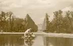 Wien: Schönbrunn fd. lustslott, sommaren 1930 (enligt text i album).