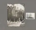 Sida ur fotoalbum från resan med WIKING X runt den skandinaviska halvön år 1925. Vyer från firandet av hemkomsten. C.G. Pettersson med blombukett i famnen.