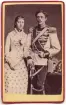 Porträtt på kronprins Gustaf och prinsessan Victoria.