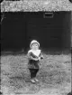 Fotografi i serie för identifiering av motiv ur A C Hultgrens fotosamling.

Kommentar:
Se även H5593.