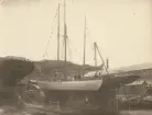 Räddningskryssaren Justus A Waller (SSRS) för Käringön, byggd i Lysekil 1920. Text på baksida 