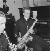 Musikunderhållning på Stockholms örlogsstation. Saxofonist och klarinettist.