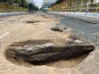 En större grop med flera användningsfaser, halverad och upprensad vid en arkeologisk undersökning vid Juneporten i centrala Jönköping.