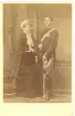 Porträtt över kronprins Gustaf och kronprinsessan Victoria.