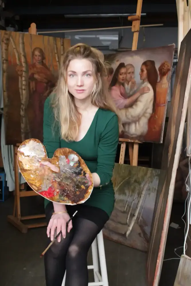 Helene Knoop med malersaker.