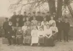 Grupporträtt av ungdomar, tidigt 1900-tal.