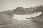 Sjösättning av fiskefartyg.