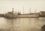 Fartyget S/S Saturnus byggdes 1917 av Eriksbergs Mekaniska verkstad. Fartyget förliste 1952. Text på baksida 