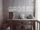 Materialprov och gjutförsök som ingenjörerna utförde på plats vid byggandet av Älvkarleby kraftverk, omkring 1906 (enligt text i album).