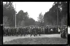 Förbimarsch av f.d. knektar.