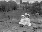 Fotografi i serie för identifiering av motiv ur A C Hultgrens fotosamling.