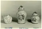 Keramik från Bo Fajans, formgivarna av Allan Ebeling samt Eva Jancke-Björk, 1900-talets första hälft.