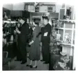 Försäljning i butik, Bo Fajans 1940-tal.