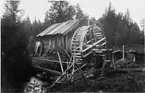 Exteriör av 300-årigt tråddrageri vid Götarpsån i Gnosjö.