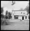 villa Giertz
Exteriör, villa, fasad med balkong som vetter mot trädgård