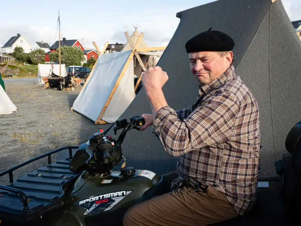 Kjell Sørbø (altmuligmannen fra Kjøllefjord) på plass i Gjesvær