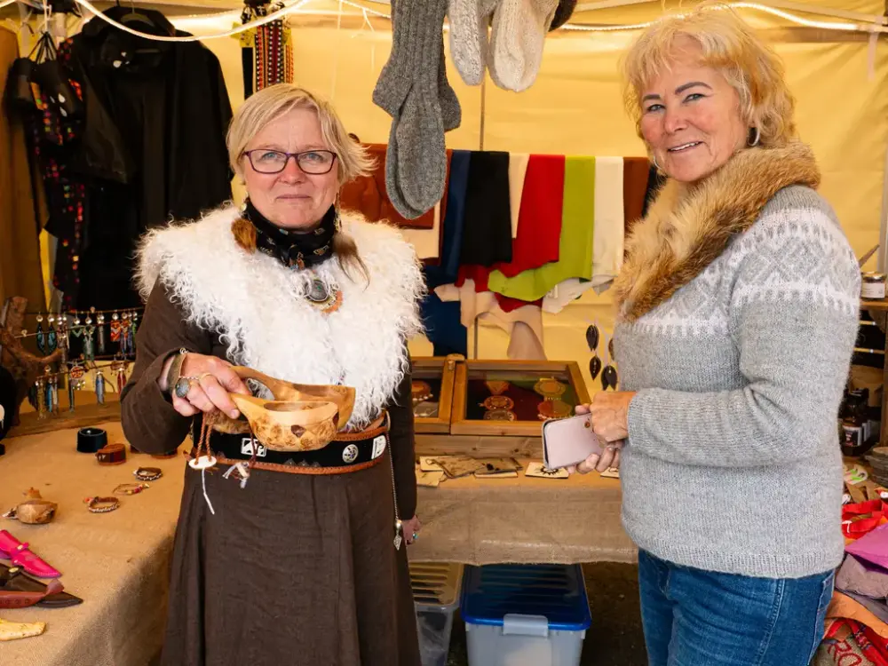 Det var mange som tok turen innom markedet