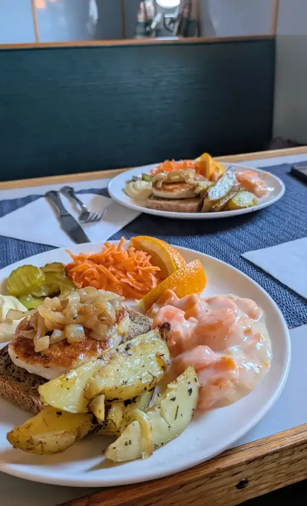 Retrosmørbrød ombord på Gamle Mårøy