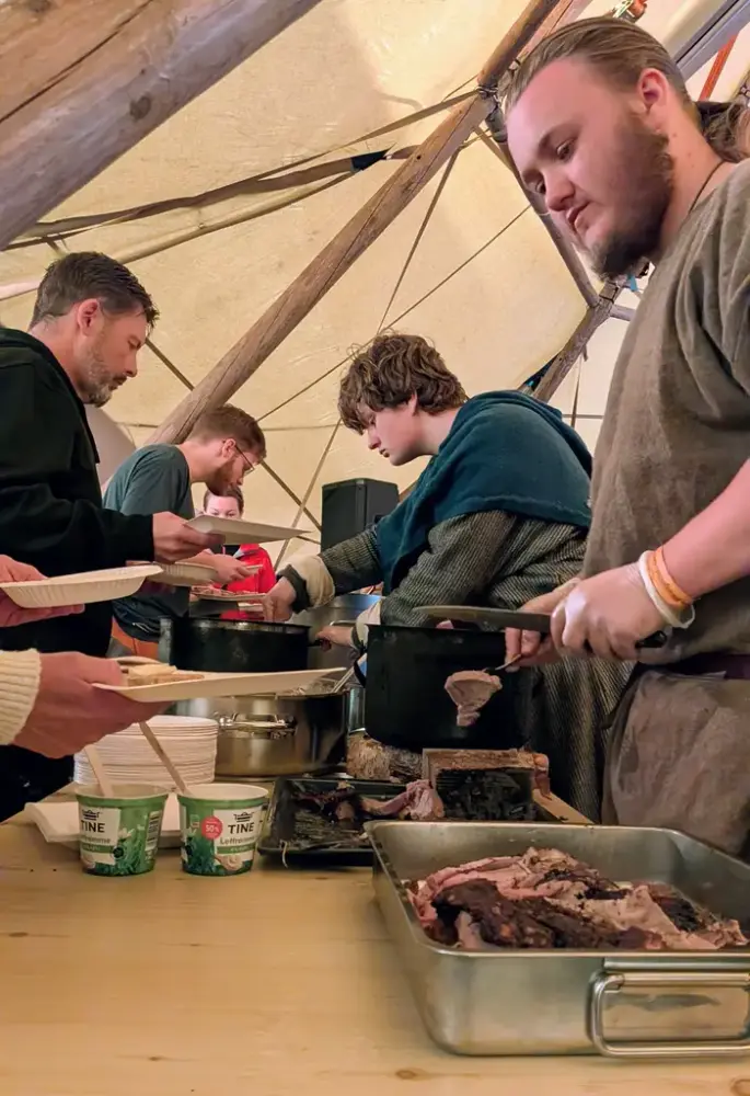 Mat serveres under etegildet
