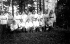 Vinterutrustadevärnpliktiga. Stående 4:e fr.v. Åke Nilsson, Ing 2.