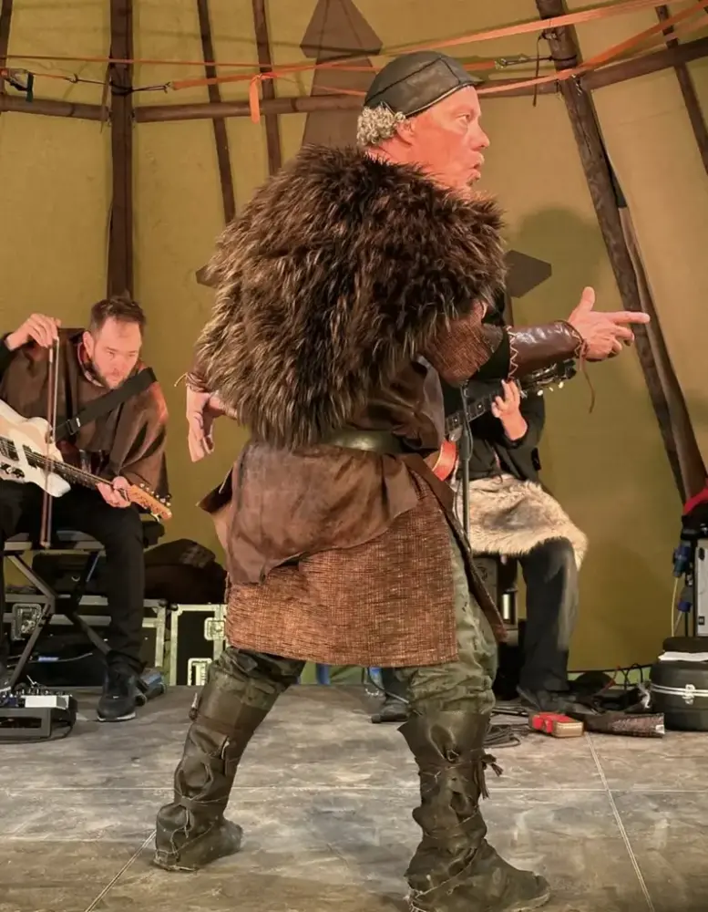 HUND - en scenisk produksjon