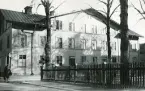 Bostadshus på Odensgatan 11, troligen i Gävle (enligt text i album).