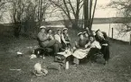 Picknick i det gröna vid Skokloster (enligt text i album).