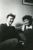 Vivi Hegardt gift Westerlund och Gunnel Persson gift Hultin, vintern 1945 (enligt text i album).