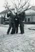 Dagen efter tentamensfesten, mars 1945 (enligt text i album).