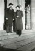 Vid vishetens port. Fr. v Bengt Norlén och Bengt Hultin (enligt text i album).