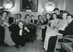 Postgirofesten 14/4 1945. Damer inbjudna från postgirot (enligt text i album).
