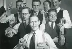 Ett gäng festglada män, längst fram Bengt Hultin. Text i album: 