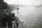 Vy över floden Themsen, London 1948 (enligt text i album).