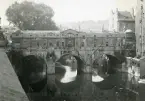 Pulteney Bridge i staden Bath 1948 (enligt text i album).