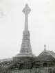 Scully´s Cross på Irland 1948 (enligt text i album). Det restes år 1870 av Vincent Scully för att hedra den förmögna katolska familjen Scully och fungerar även som ett mausoleum över familjen. (källa: The Irish Aesthete).