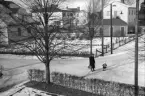 Alice och Siv på Industrigatan