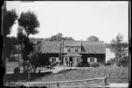 Fotografi i serie för identifiering av motiv ur A C Hultgrens fotosamling.

Kommentar:
Se även H3763 o H3885.