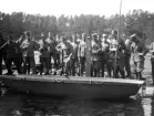 Kursdeltagrna i reservofficerskurs vid ö-båt.