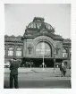 Huvudbangården (centralstationen) i Dresden, Tyskland (enligt text i album).