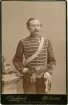 Ryttmästare J. A. Ulfsparre iklädd husarernas dolma m/1895, 1895-1907.