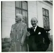 Hedvig Ulfsparre med en ej namngiven man på Kungsgårdens herrgård.
