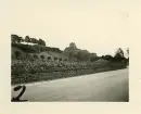 Meersburg slott vinodlingar, vinfälten omgiva staden, Tyskland (enligt text i album).
