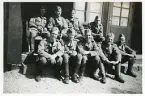 På väg mot Ljusnedal, paus i Hede, juni 1942 (enligt text i album). Hede. Resan till förbandet, 6/6 1942 (enligt text baksida kort).