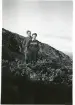 Jag (Bengt Hultin) och Ella Björling på Renfjället 1942 (enligt text baksida kort).