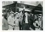 Sista april 1942, Uppsala. Karsberg, Claes Lövgren, Bengt Hultin (enligt text i album och baksida kort).