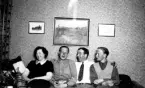 Sagas 40-årsdag. Saga, Erik Persson, Sagas make Nisse, och Gerde.