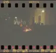Tända ljus vid högtidlighållandet av årsdagen för mordet på Olof Palme.