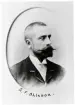 Landssekreterare Frithiof Ohlsson, Växjö, 1896.
Bröstbild, halvprofil. Ateljéfoto.
Jfr PMV0050.