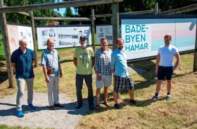 Medlemmer av Domkirkeoddens venner bidro med tekst og billedutvalg til en utendørs utstilling om Badebyen Hamar.